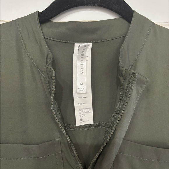NEW Fabletics Dark Green Women's Pants Jumpsuit Olive M Fall Zip up Pantsuit - Picture 3 of 10